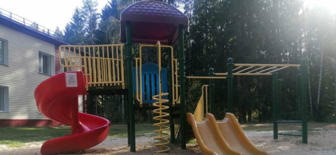 С мэрии Брянска потребовали 300 тысяч рублей за травмы ребенка на детской площадке