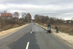 В брянской деревне Антоновка при ремонте дороги забыли о тротуарах