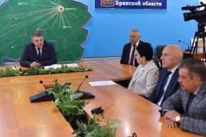 Губернатор Богомаз устроил разнос брянским чиновникам за равнодушие к семьям участников СВО