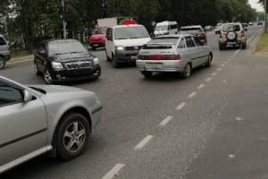 В Брянске у поворота к «Линии» столкнулись Suzuki и Toyota