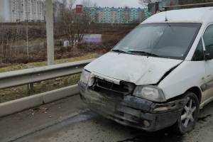 В Брянске владелец разбитой машины ищет очевидцев ДТП