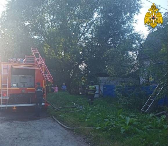 При пожаре в жилом доме в Супонево пострадал человек