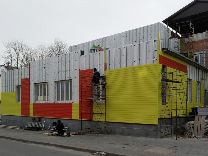 В Климово у строящегося бассейна появился тротуар