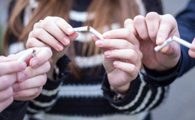 Брянцы поддержали пожизненный запрет на продажу сигарет молодёжи