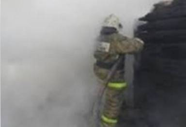 В Брянске сгорела дача: есть пострадавший