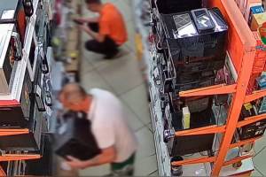 В Брянске уголовник украл в магазине микроволновку