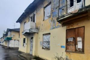 Брянских чиновников заставили снести аварийные дома на Димитрова