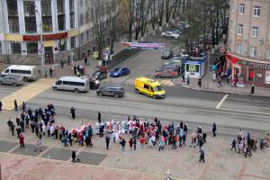 В Брянске стартовал ежегодный парад Дедов Морозов