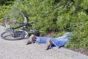 Под Карачевом подросток на мопеде сбил пьяного велосипедиста