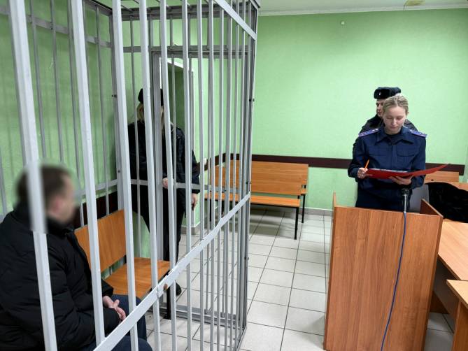 Житель Брянска обвинен в покушении на убийство сожителя сестры