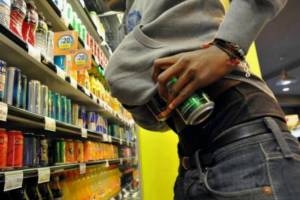 В Брянске 28-летний парень украл продукты из супермаркета