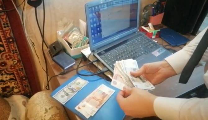 В Брянске осудят банду теневых банкиров за аферу в 10 миллионов рублей