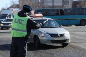 В Брянске девять таксистов возили пассажиров незаконно