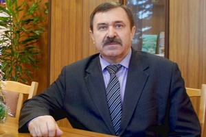 Кресло главы Жирятинского района сохранил Леонид Антюхов