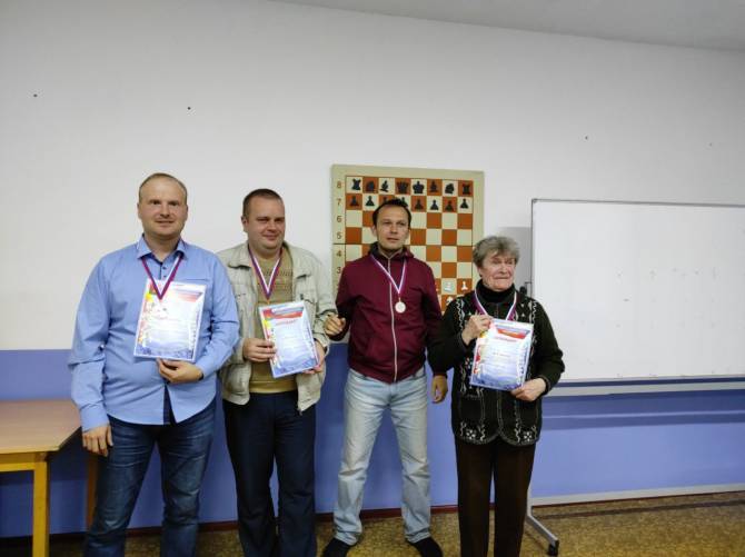 В Брянске в честь Дня города прошел турнир по шахматам
