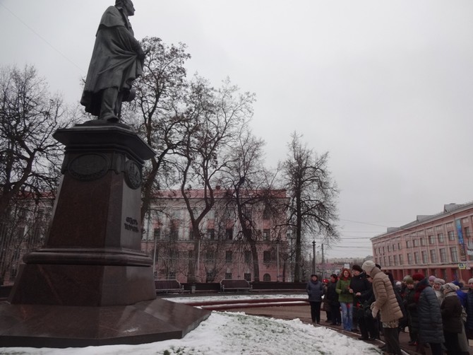 В Брянской областной библиотеке отметили день рождения Тютчева