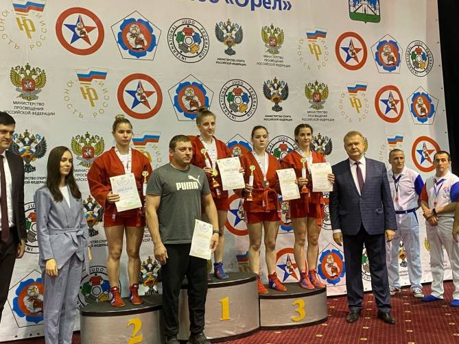 Брянские самбисты привезли семь медалей со Спартакиады молодежи России