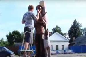 В Новозыбкове срочно переделывают памятник пограничникам