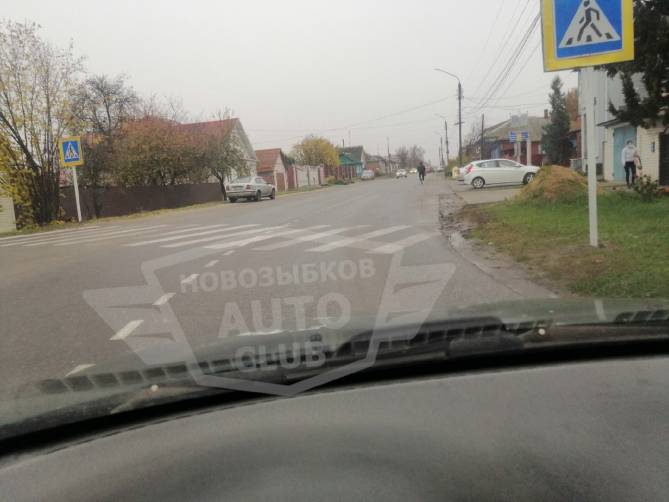 В Новозыбкове появился пешеходный переход «в никуда»