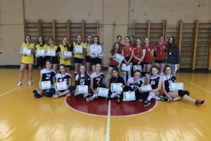 Волейболистки брянской гимназии №6 выиграли первенство Советского района 