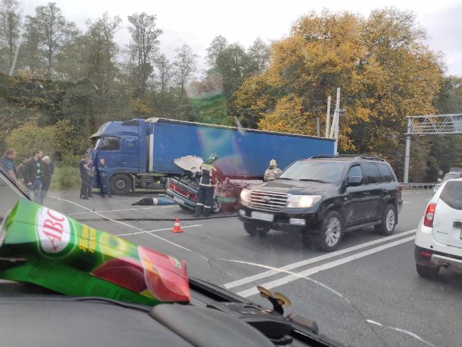 В Брянске у памятника воинам-водителям произошла жуткая авария