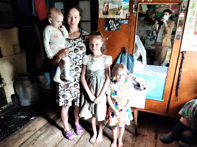Волонтёры «Ванечки» проведали особенные семьи Жирятинского района