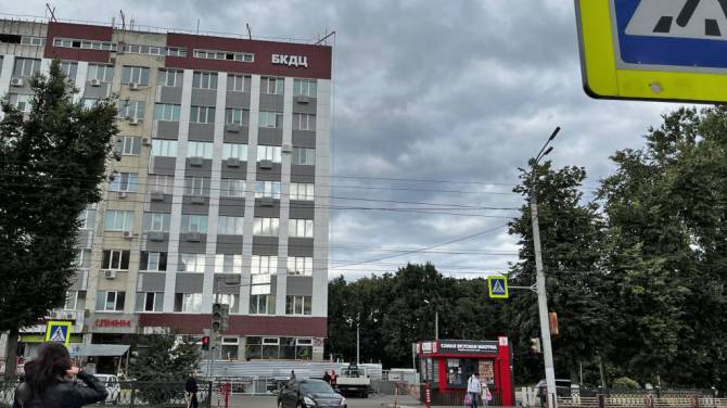 В Брянске на здании клинико-диагностического центра появилась аббревиатура