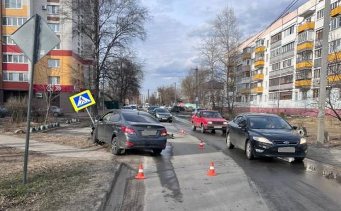 В Брянске автомобилист сбил 16-летнего велосипедиста и врезался в дорожный знак