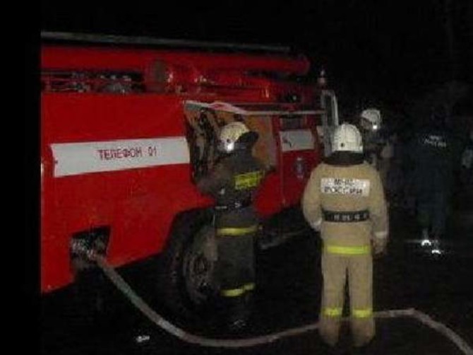 В Брянске на улице Федюнинского ночью сгорела легковушка