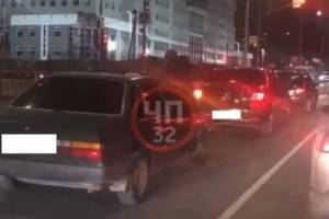 В Брянске 18-летнего водителя оштрафовали за перевозку пассажира вне салона