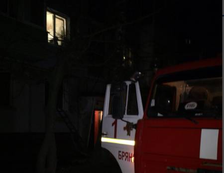 В брянской квартире из-за горящей постели пострадал человек