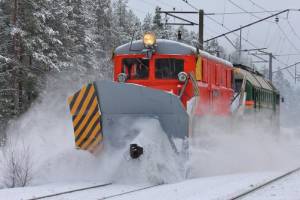 В Брянской области с железной дороги за три дня вывезли почти 70 тысяч кубометров снега