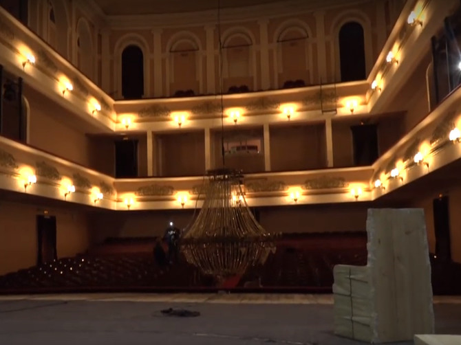 В брянском драмтеатре установили современное освещение