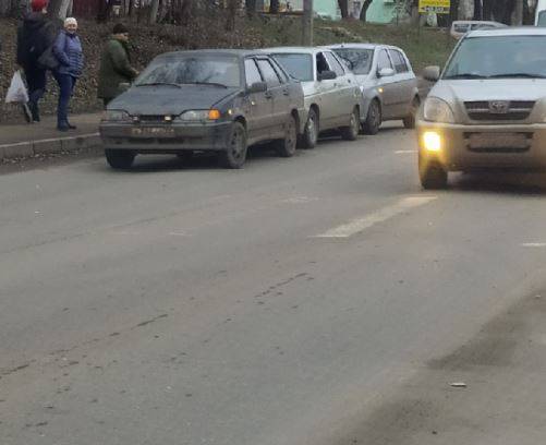 В Брянске на улице Бурова столкнулись три автомобиля