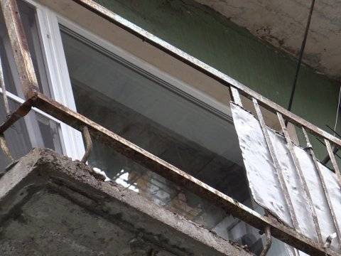 В Унече едва не рухнулу аварийный балкон
