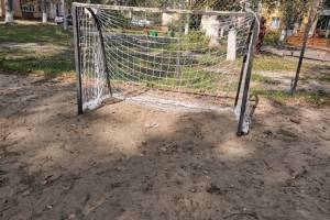 Детям Белых Берегов подарили футбольные ворота