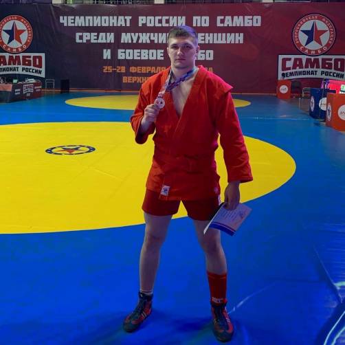 Брянский самбист Антон Мамонов завоевал серебро на чемпионате России