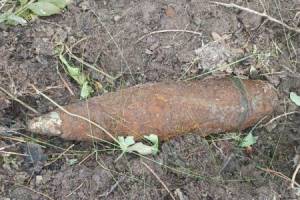 Возле села в Карачевском районе нашли артиллерийский снаряд