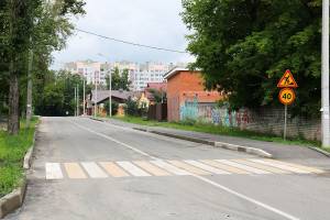 В Брянске на переулке Металлистов появились  широкие тротуары и освещение