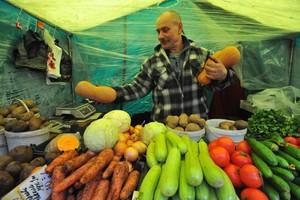 В Брянске нашли нелегала-продавца в павильоне «Овощи-фрукты»