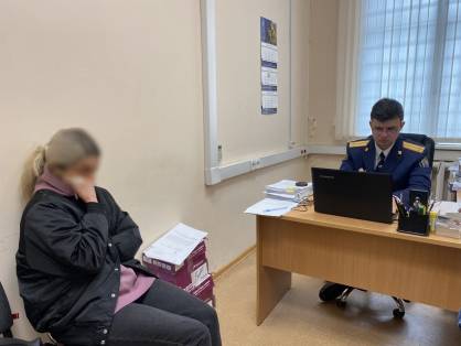 В Брянске бывшего начальника отдела закупок областного онкодиспансера арестовали за взятки