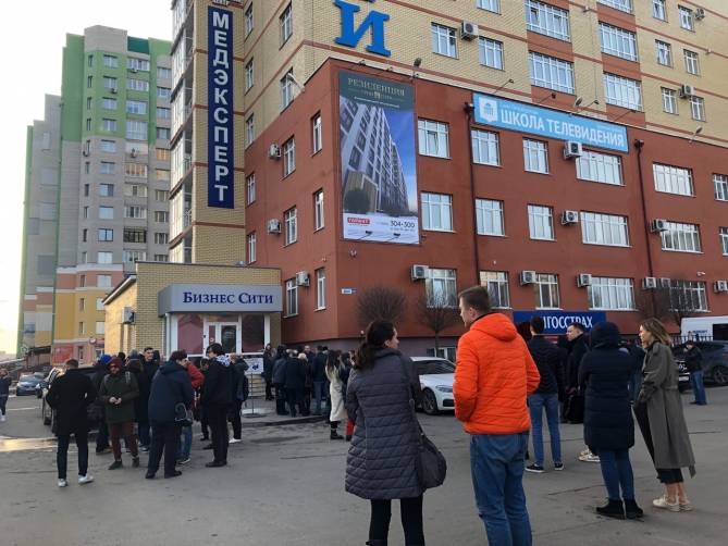 В Брянске эвакуировали деловой центр «Бизнес-сити»