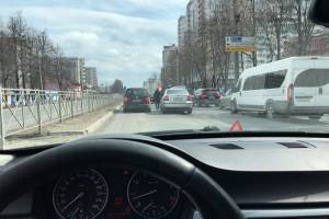 В Брянске на проспекте Московском столкнулись две легковушки