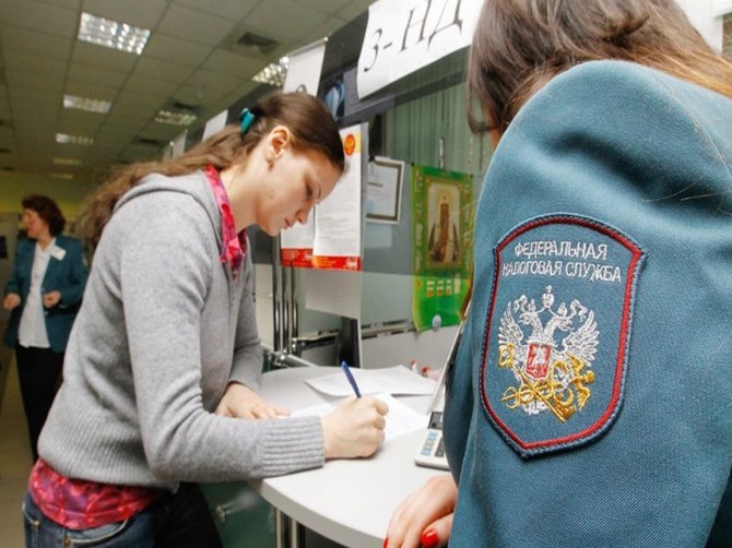 Брянцам предложили высказаться о налоге для самозанятых