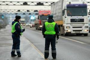 В Брянске за два дня водители грузовиков 14 раз нарушили ПДД