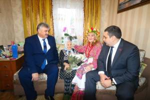 В Брянске поздравили 100-летнюю юбиляршу