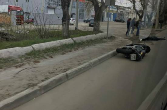 В Брянске на Литейной водитель «Lexus» сбил мотоциклиста