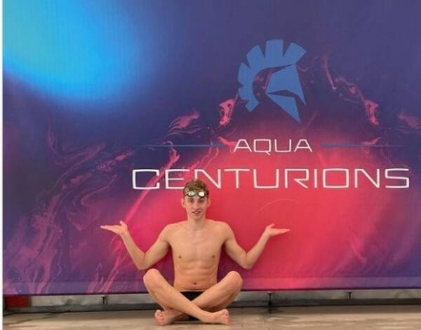Брянский пловец Илья Бородин победил на турнире в Неаполе