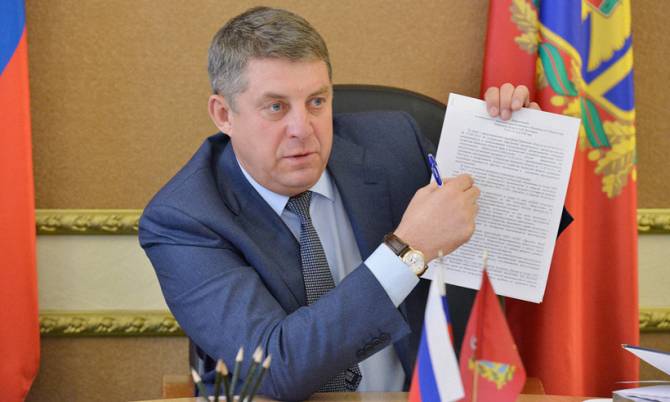 Чиновники Богомаза спустят более 133 тысяч рублей на офисную бумагу