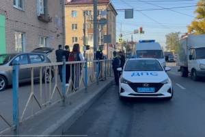 Двоих взрослых и ребёнка на тротуаре в Брянске сбил 26-летний водитель Kia
